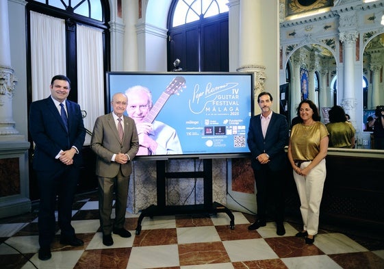 De izq. a dcha.: Vicente Cover (director del festival), Francisco de la Torre (alcalde de Málaga), Miguel Gil (Fundación Unicaja) y Mariana Pineda (concejal de Cultura y Patrimonio).