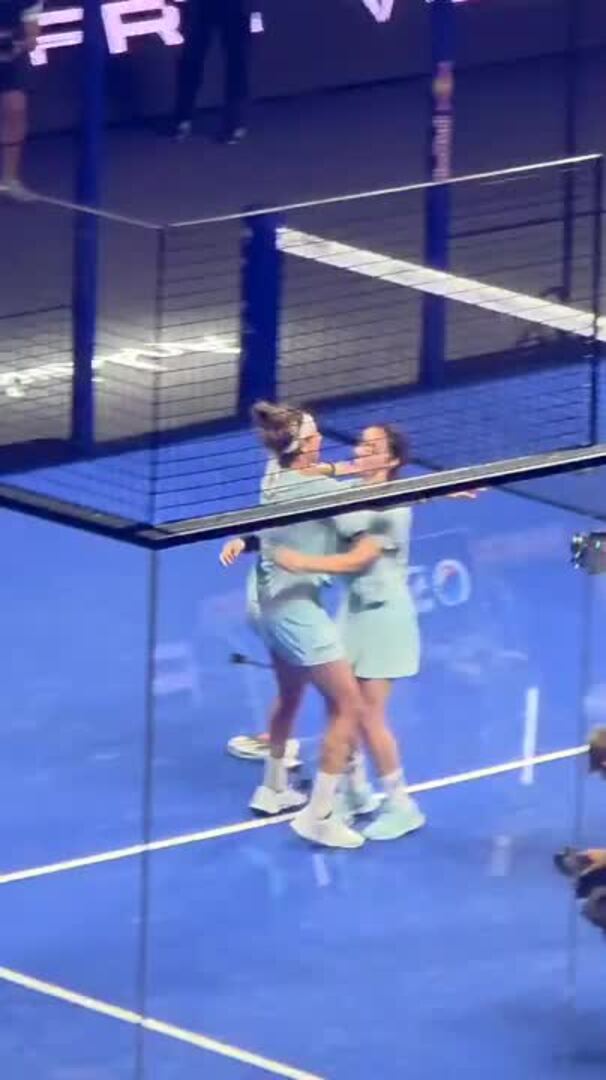Bea González y su compañera Claudia Fernánez arrasan en la final del Carpena y se proclaman campeonas del Andalucía Málaga Premier Padel