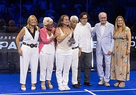 Ovación y lágrimas en el emotivo homenaje a Carolina Navarro en su adiós al Carpena