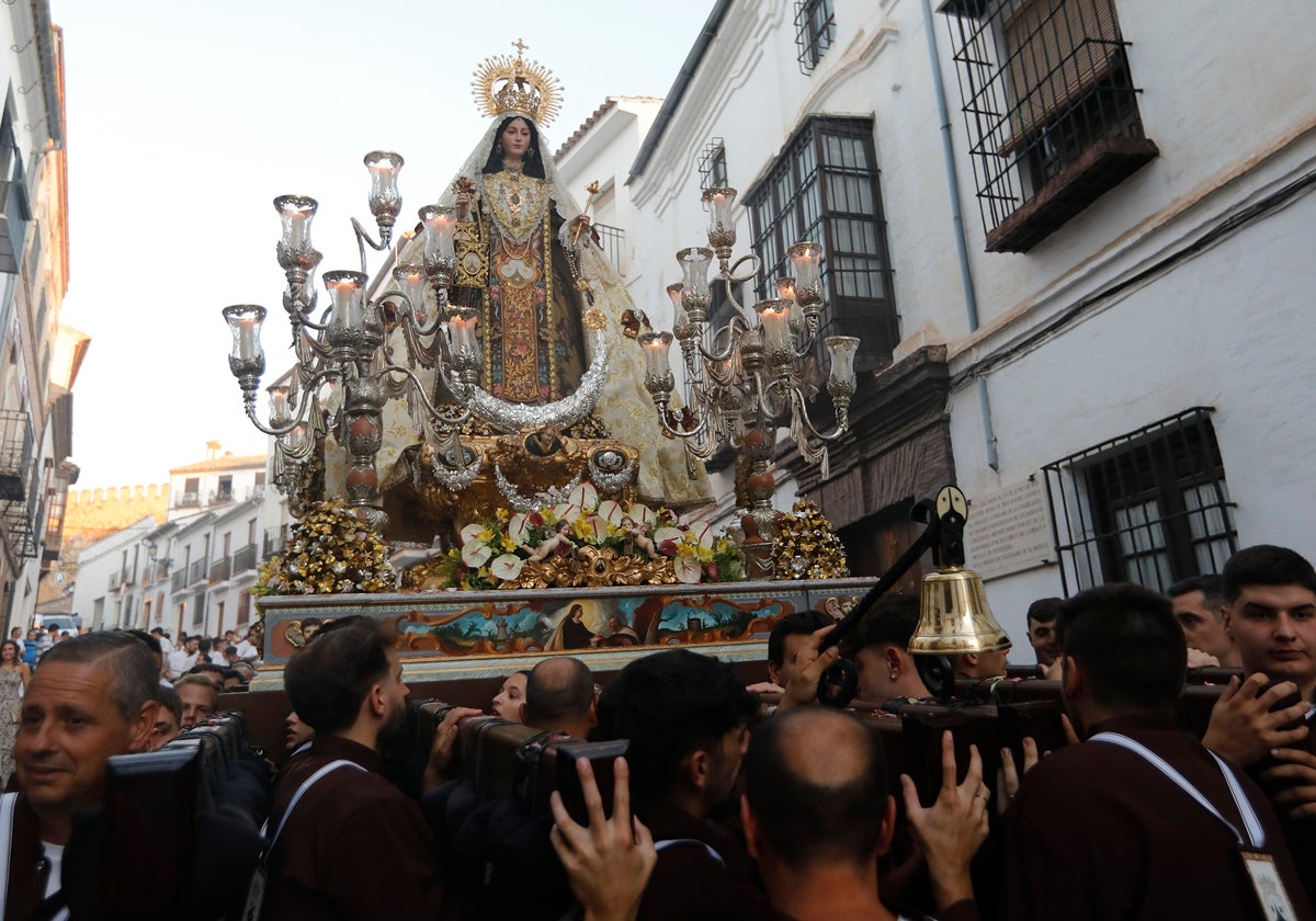 La Virgen del Carmen por Cuesta de los Rojas