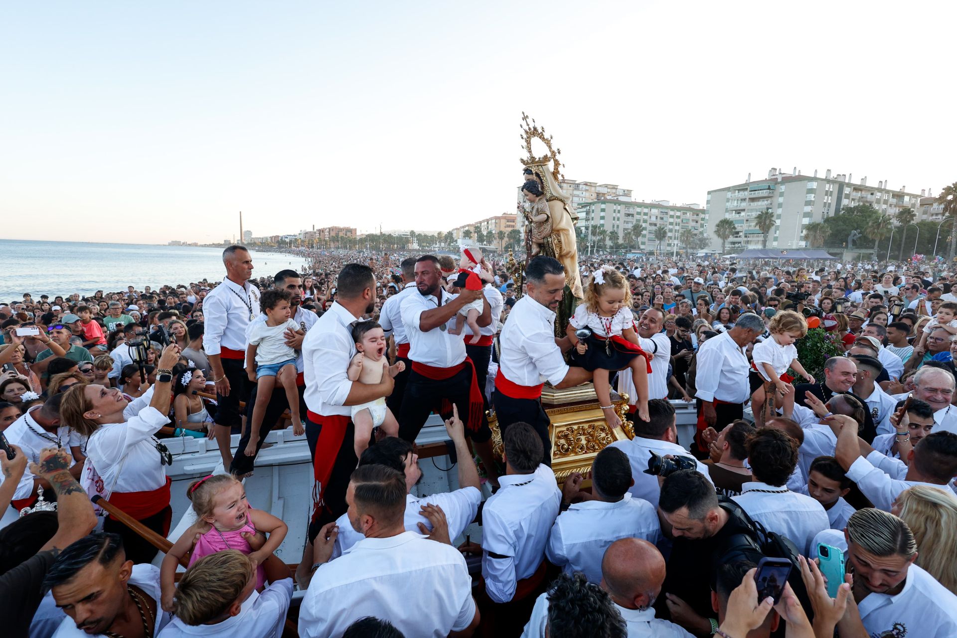 Procesión de la Virgen del Carmen de Huelin