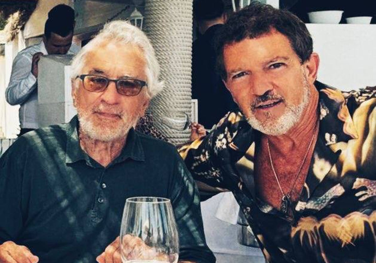 Robert de Niro y Antonio Banderas, en la foto difundida por el malagueño de su almuerzo en Marbella.