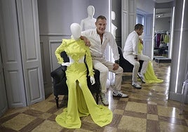 Rafael Urquizar: «En la moda hay mucho divo y mucho ego; en mi caso no soy creído, ¡es que soy tímido!»