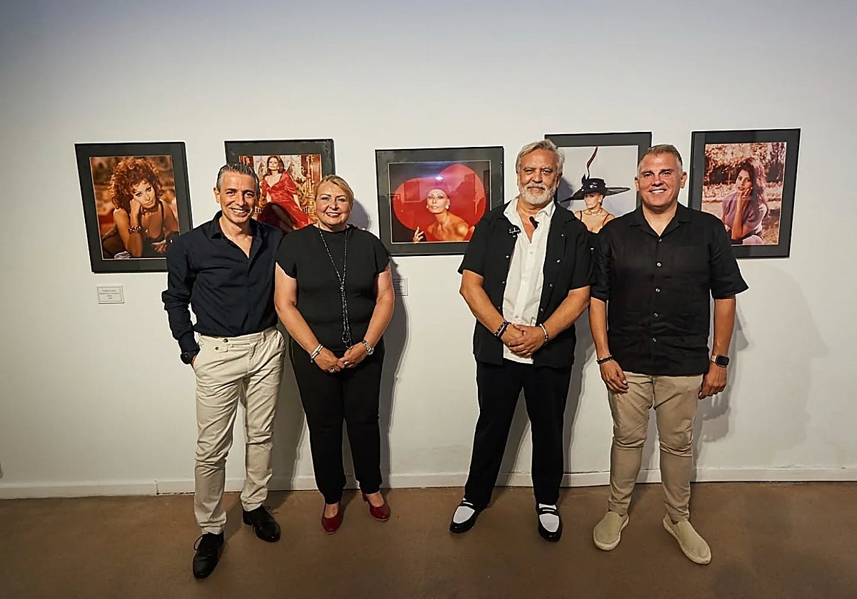 Inauguración de la muestra en el Museo de Nerja.