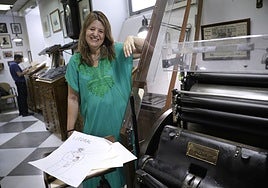 Isabel U. Altolaguirre, en el Centro Cultural Provincial MVA, donde se encuentra la imprenta Sur que fundó su abuelo.