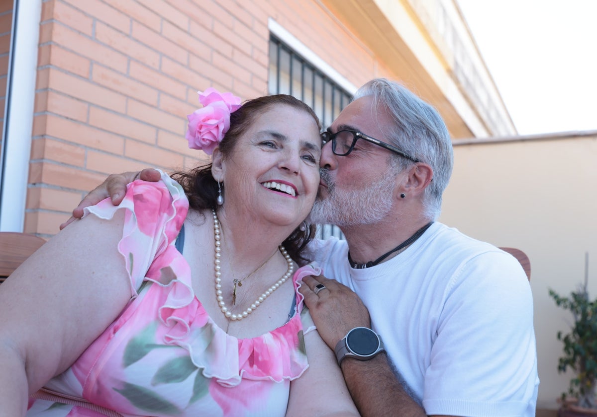 Remedios y Salvatore, en un gesto de complicidad durante la entrevista con SUR.