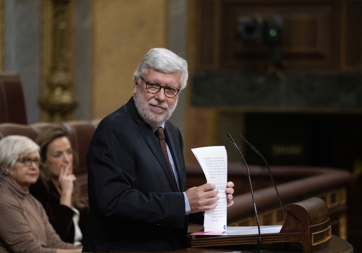 El diplomático y diputado Agustín Santos Maraver.