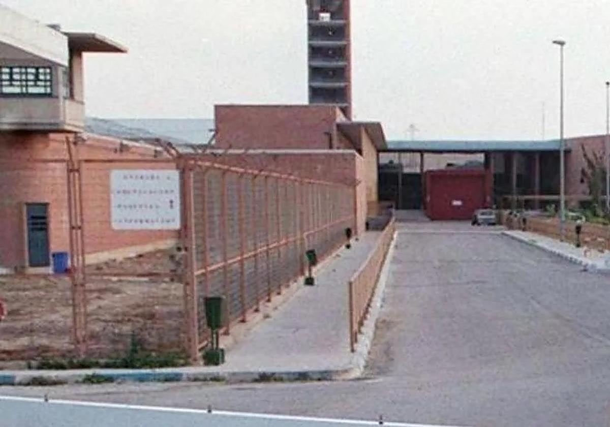 Batalla campal en la cárcel de Alhaurín: un preso se mofó de la muerte de un familiar de otro recluso