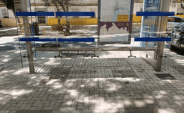 Parte más sucia cerca de las paradas de autobús.