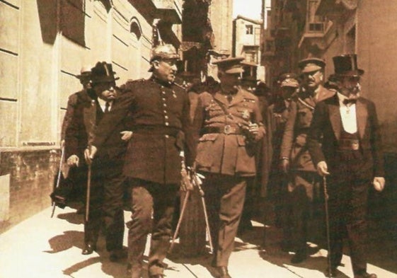 Primo de Rivera en calle Cañón