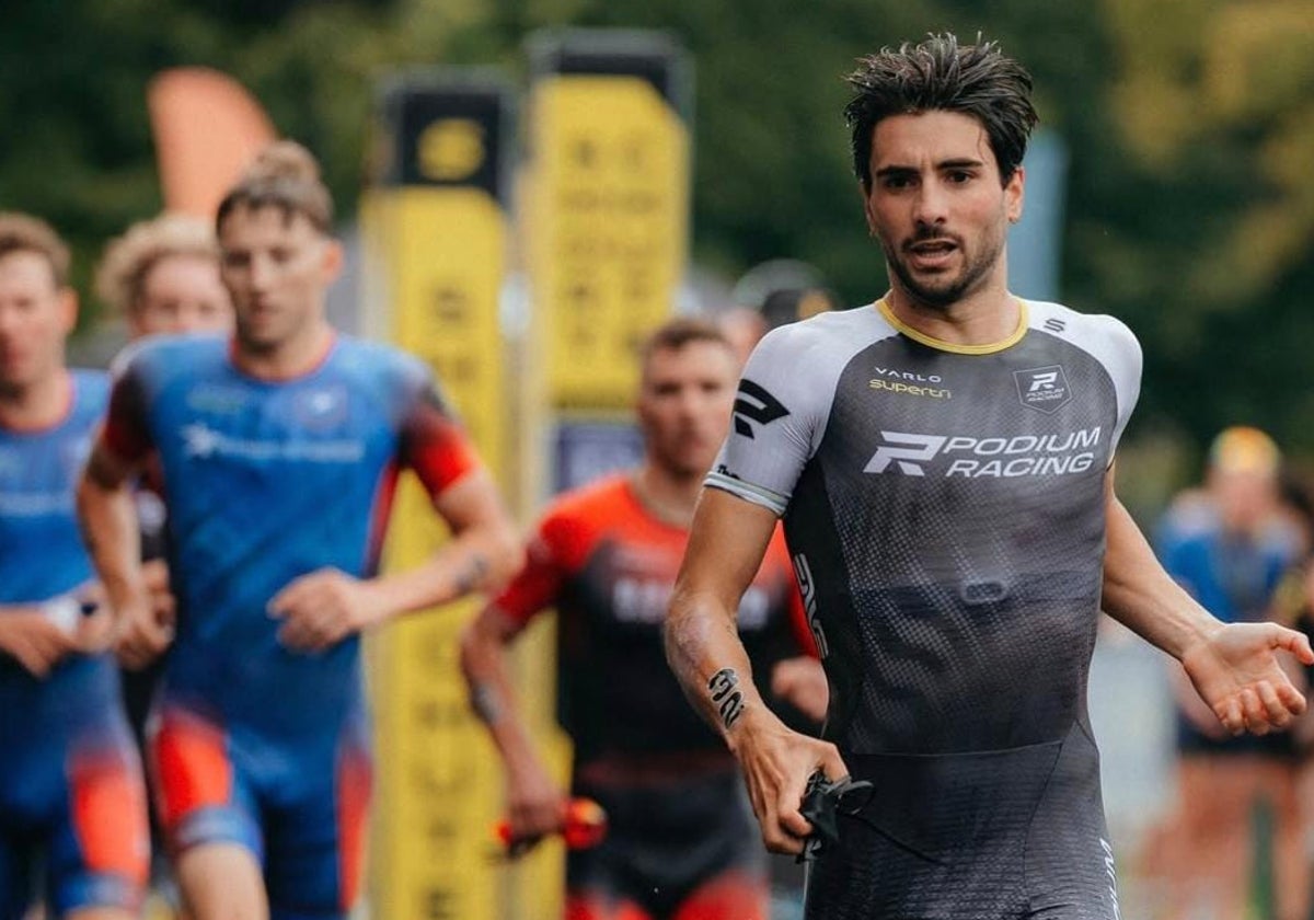 Alberto González acaricia el podio en su debut en la SuperTri de Toronto