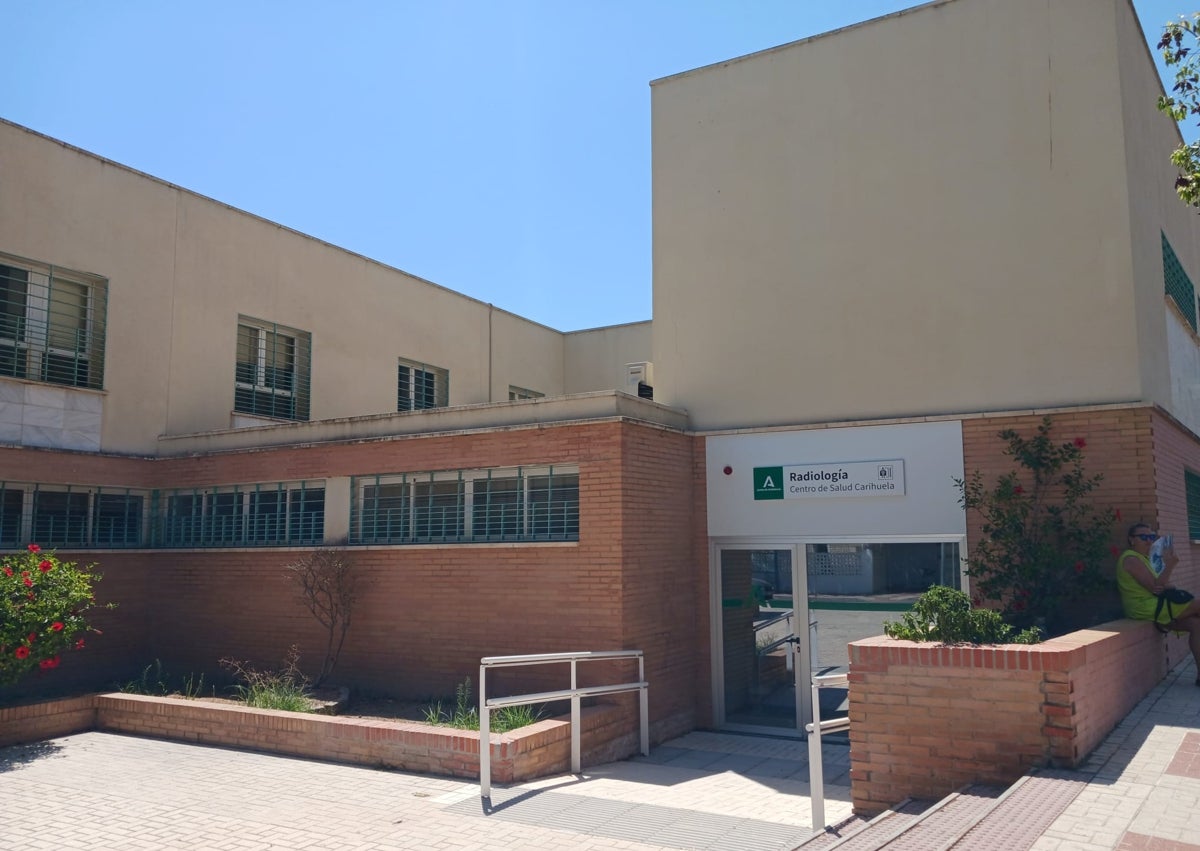 Imagen secundaria 1 - Abre la ampliación del centro de salud de La Carihuela en Torremolinos, un año después de lo previsto