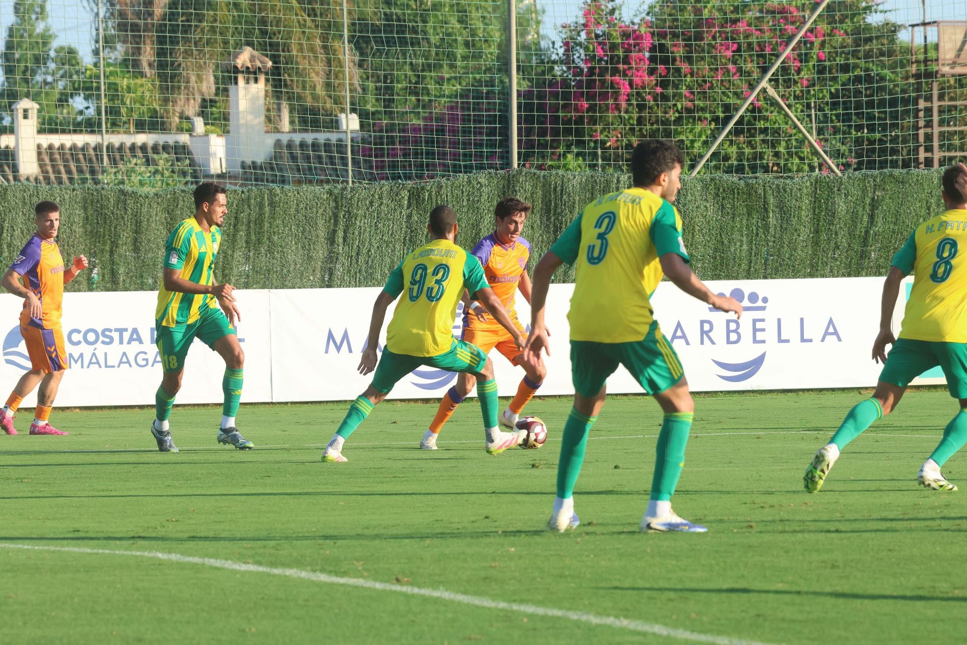 El partido entre Málaga y el Al-Wakrah en Marbella, en imágenes