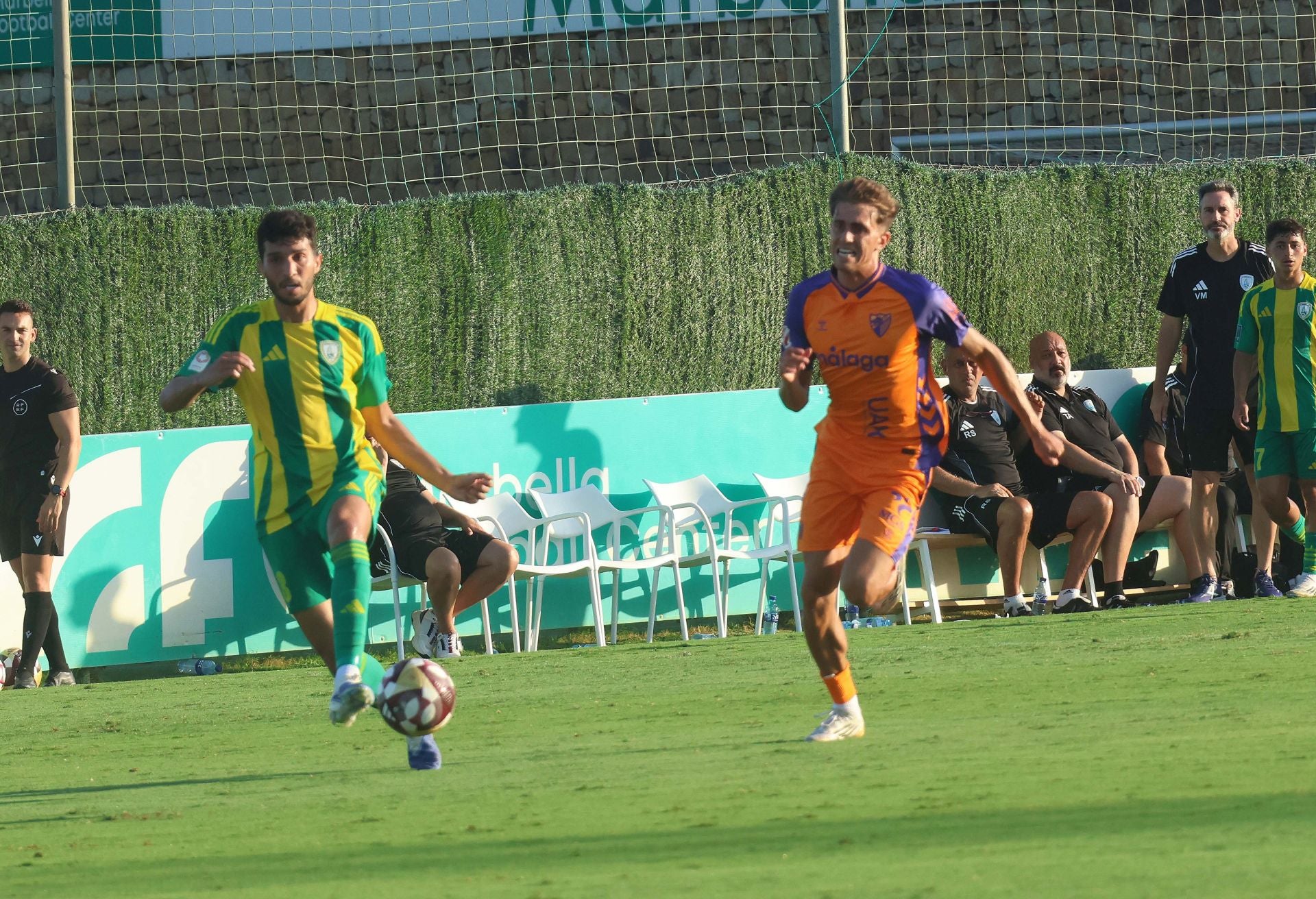 El partido entre Málaga y el Al-Wakrah en Marbella, en imágenes