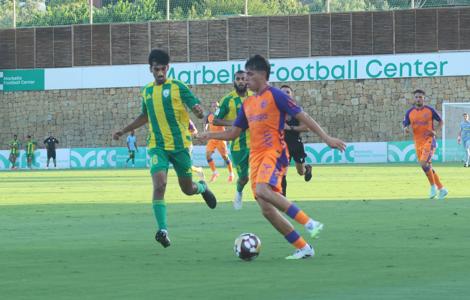 El partido entre Málaga y el Al-Wakrah en Marbella, en imágenes