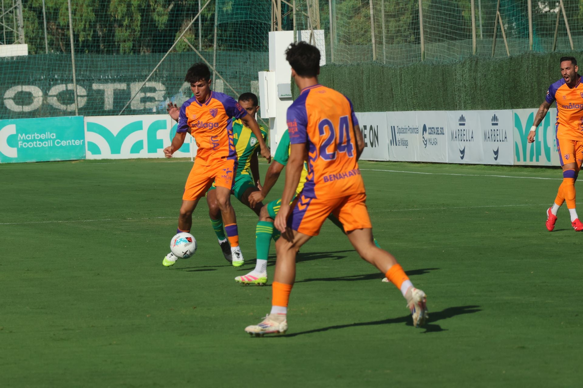 El partido entre Málaga y el Al-Wakrah en Marbella, en imágenes