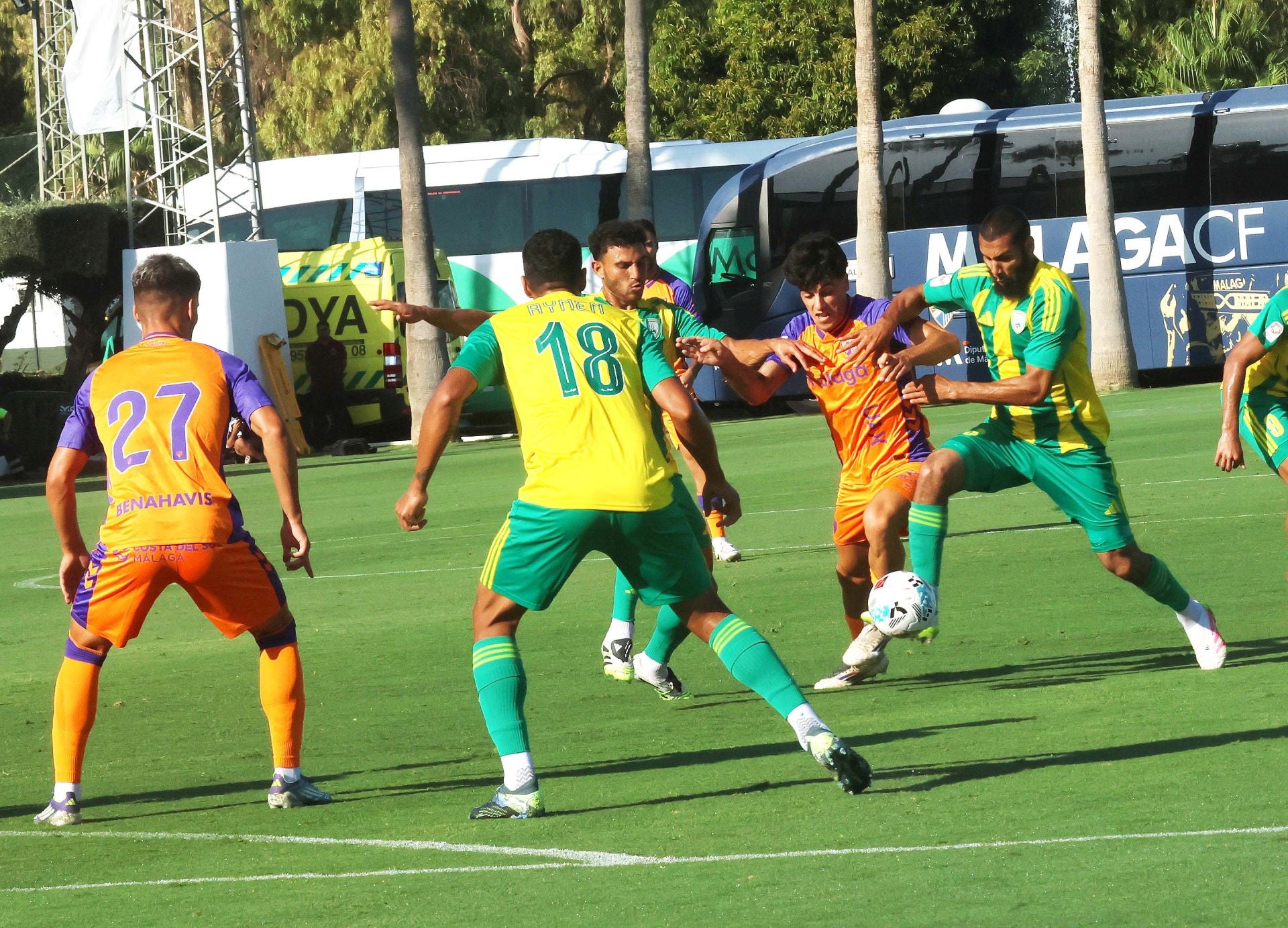 El partido entre Málaga y el Al-Wakrah en Marbella, en imágenes