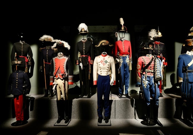 Uniformes de Alfonso XII y Alfonso XIII.