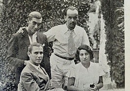 De viaje de novios en Málaga. Gerardo Carmona, Fernández Canivell, Altolaguirre y Concha Méndez.
