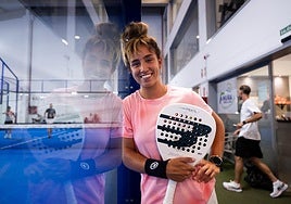 Bea, posando para SUR en el Club Finura, antes del Premier Padel de Málaga.