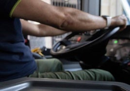 Una empresa tendrá que indemnizar con 7.500 euros a un conductor de autobuses por despedirlo al día siguiente de iniciar su baja médica