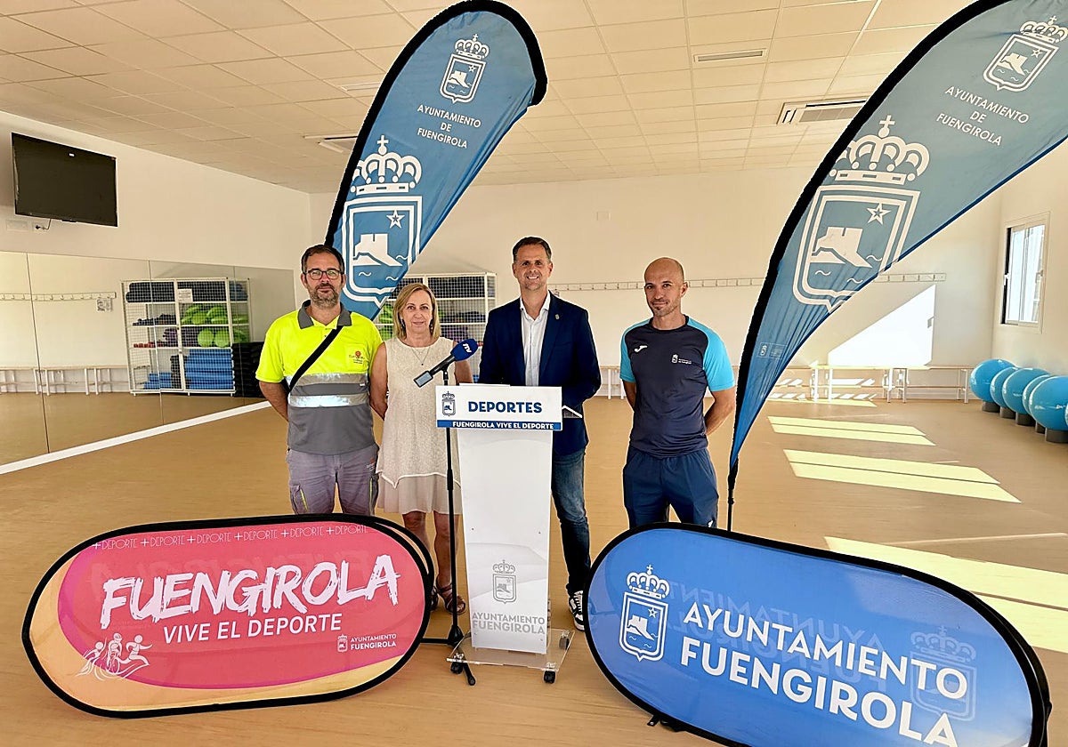 El edil de Deportes, Julio Rodríguez, en una de las nuevas salas polivalentes del complejo Elola.