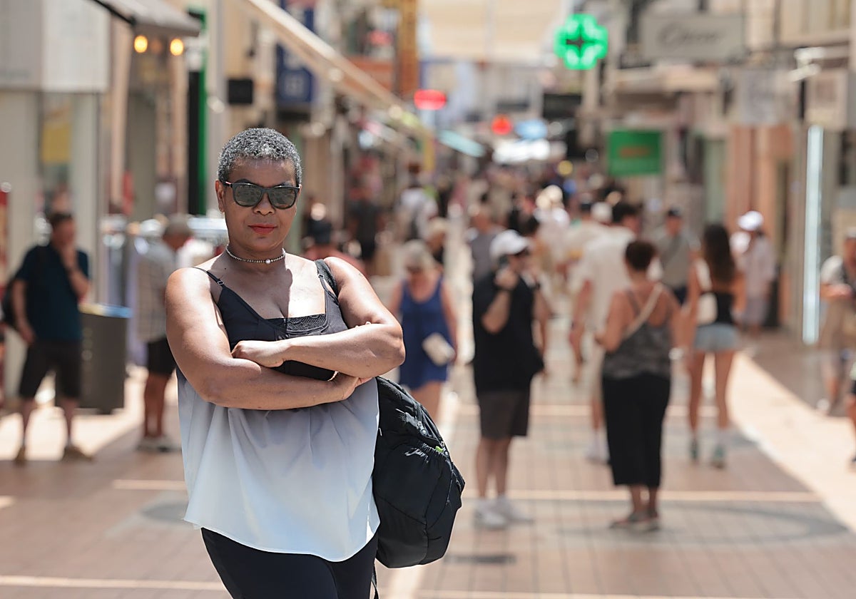 Suzette Moncrief, en la calle San Miguel, corazón de Torremolinos.