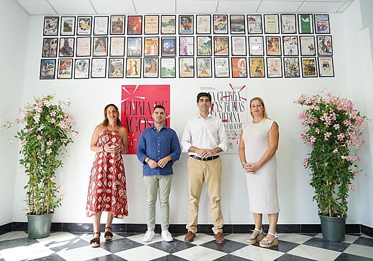 Presentación de la programación de la Feria de Agosto 2025, que contó con la participación del alcalde, Francisco Santos, junto al edil de Festejos, Juani Bernal.