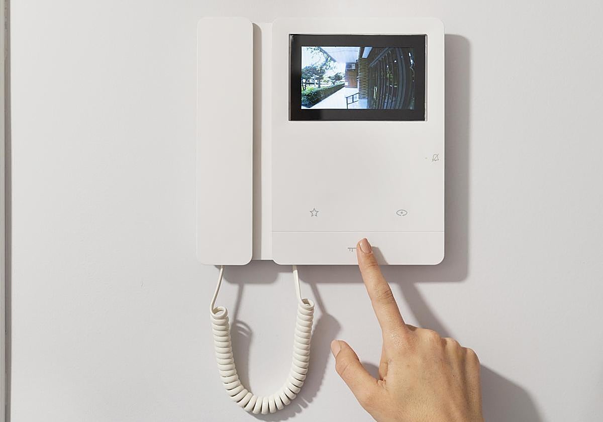 El Supremo rechaza las mirillas electrónicas: «Afectan a la intimidad de los vecinos»