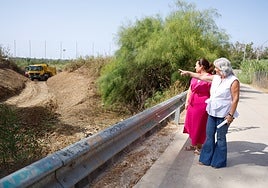 Teresa Porras y Mercedes Martín, este lunes en Churriana.