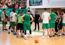 Imagen de un entrenamiento del Unicaja en el pabellón Martín Urbano.