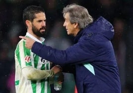Isco y Pellegrini, en un partido del Betis de la pasada temporada.