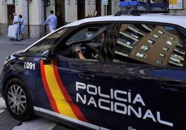 Sorprendido en Plaza Mayor con una cámara camuflada en su zapato para grabar debajo de las faldas