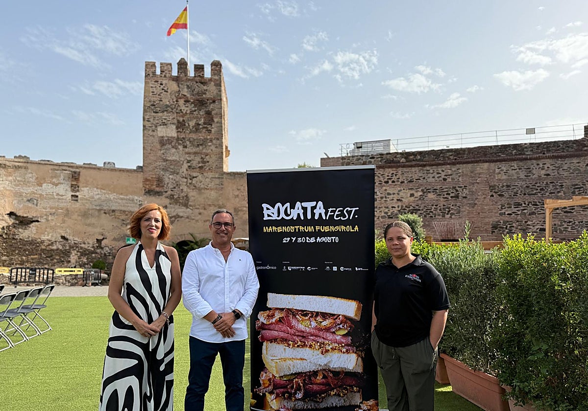 Arantxa López, de la agencia GastronÓmico, el concejal de Cultura, Rodrigo Romero, y Reyna Traverso, de Taquería Ensenada.