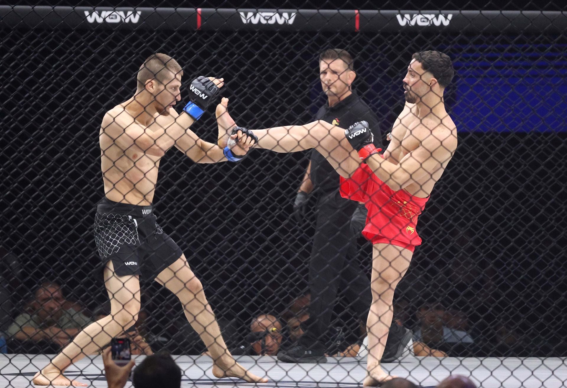 Brett Johns y Alexis Vera, los reyes del WOW 21 en Starlite