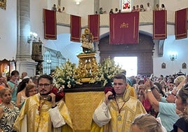 El nuevo Niño Jesús, durante el acto de bendición en Encinasola.