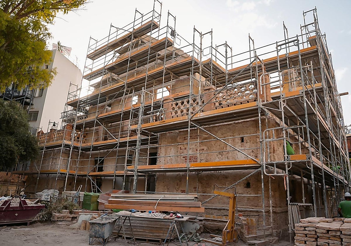 La Casa de María Barrabino, sin revestimientos exteriores y sin techumbre.