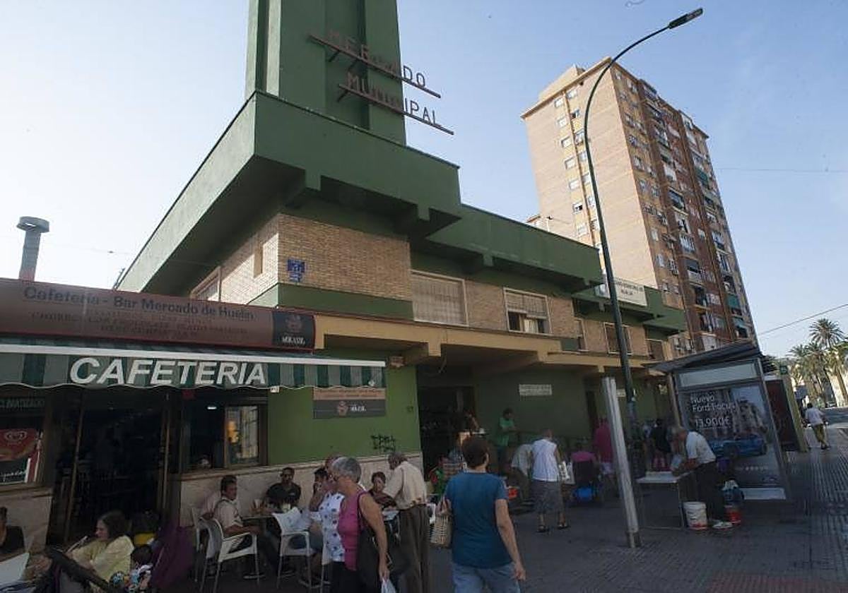 La ONCE reparte 200.000 euros en el mercado de Huelin de Málaga