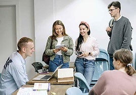 Jóvenes andaluces en un reunón de formación.