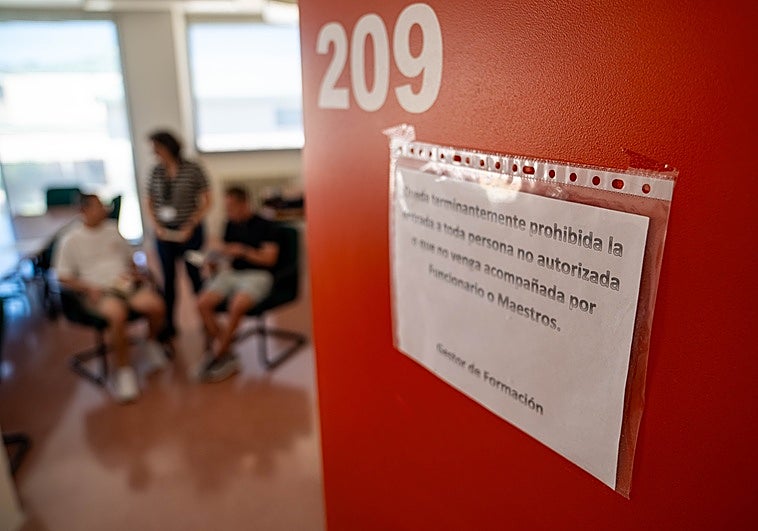 Reclusos durante una actividad.