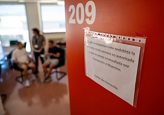 Reclusos durante una actividad.