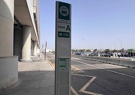 La nueva parada de la M-135, en el aeropuerto.