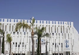 El Ayuntamiento de Alhaurín de la Torre.