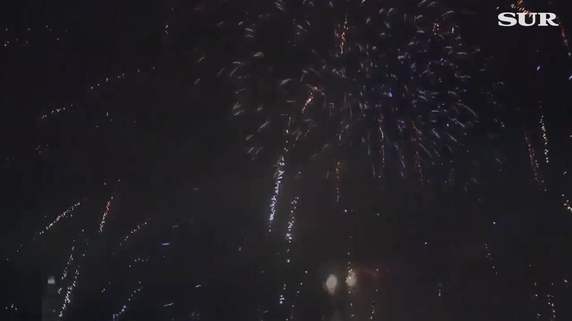 El espectáculo de fuegos artificiales y drones da el pistoletazo de salida a la Feria de Málaga 2025