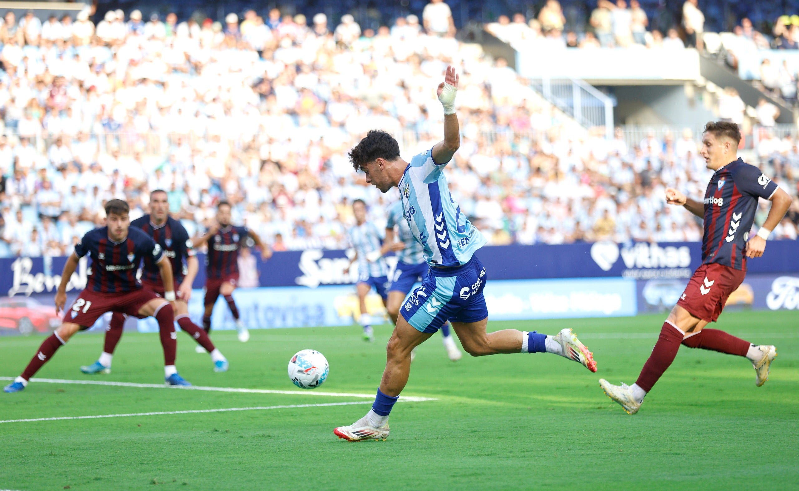 Las mejores imágenes del primer partido de la temporada: Málaga-Eibar