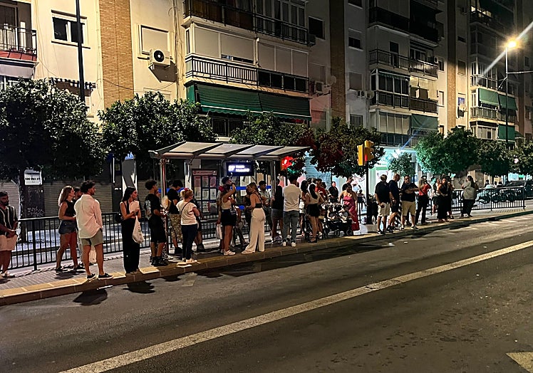 Parada de autobús de la avenida Doctor Marañón.