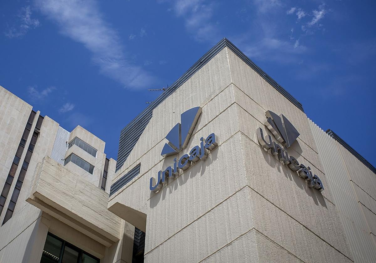 Unicaja apoya a los afectados por los incendios forestales con una línea especial de financiación al 0% de interés