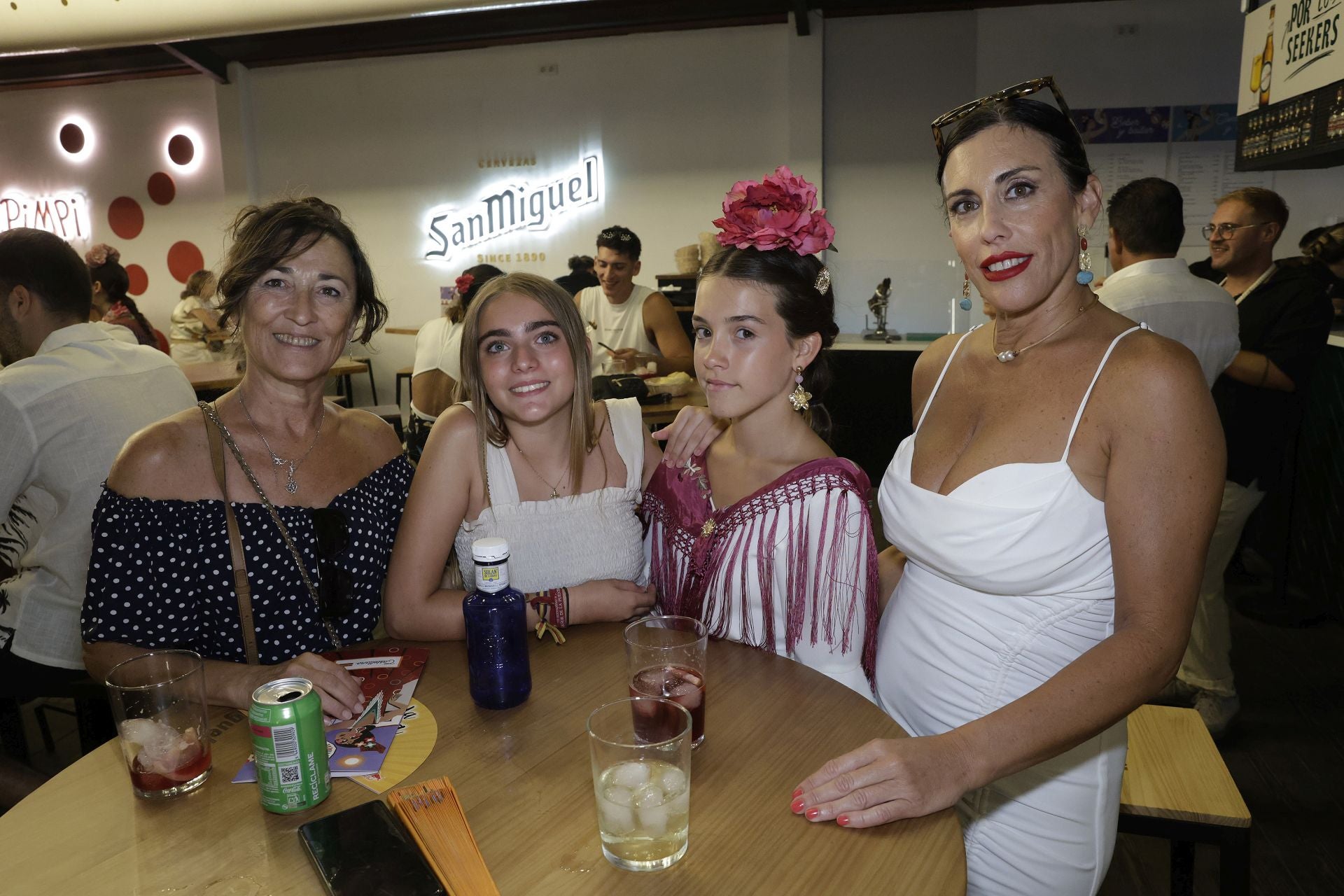 Pilar Serrano, Carlota Martín, Flores Navarro y Laura Arana.