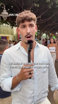 Colas de hasta un hora para conseguir entrar en casetas de la Feria