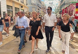 Carolina España, hoy, en su visita a la Feria de Málaga, junto a otros cargos autonómicos.
